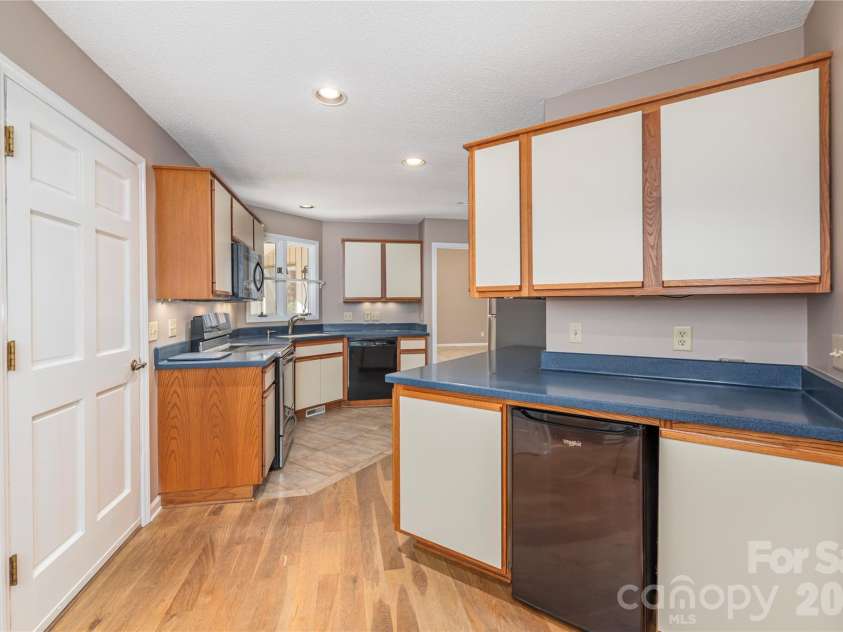 1101 Timber Trail, Asheville, NC 28804.  MLS# CAR4368834, YatesRealty ID 11957. 