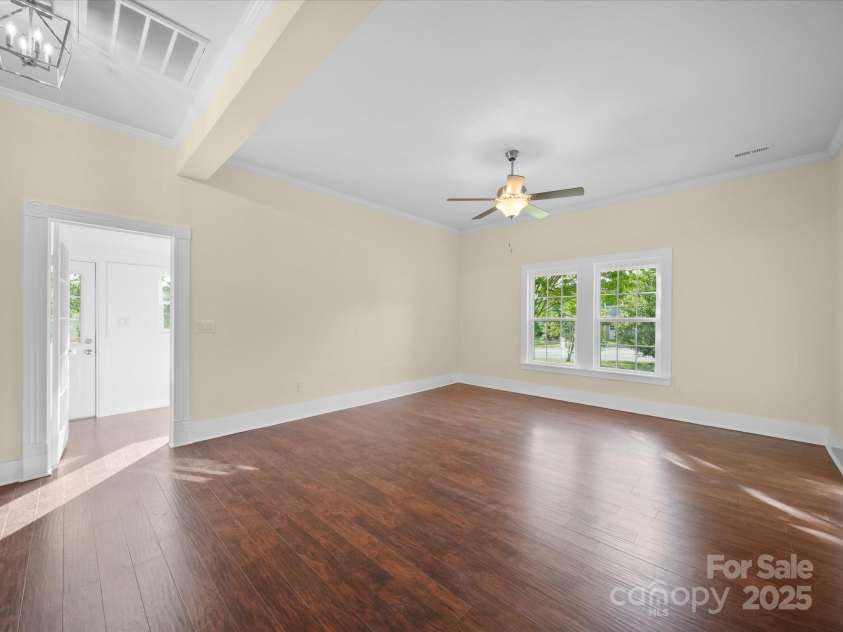 300 12th Street, Salisbury, NC 28144.  MLS# CAR4257348, YatesRealty ID 11958. 