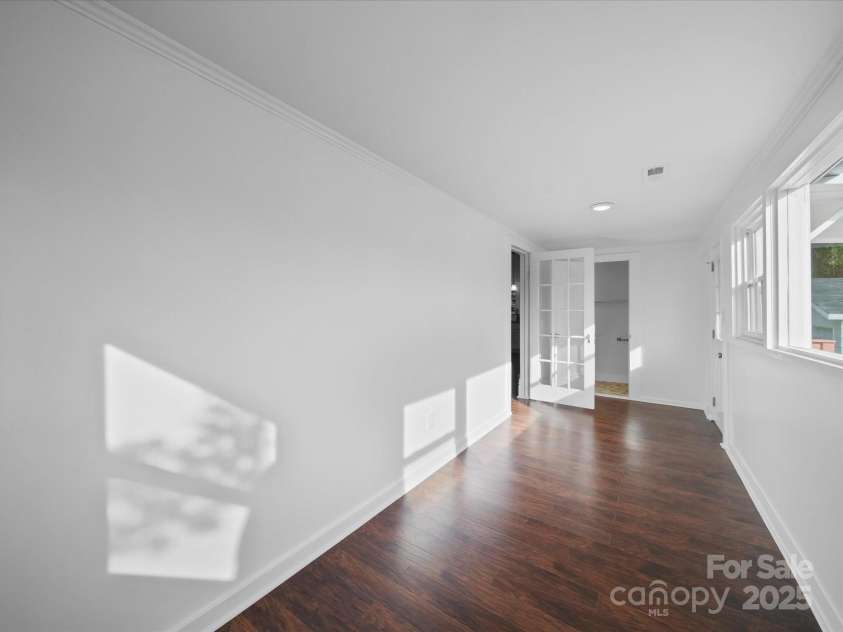 300 12th Street, Salisbury, NC 28144.  MLS# CAR4257348, YatesRealty ID 11958. 