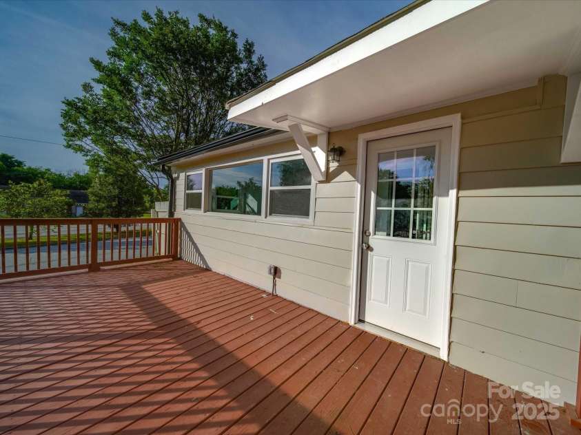 300 12th Street, Salisbury, NC 28144.  MLS# CAR4257348, YatesRealty ID 11958. 