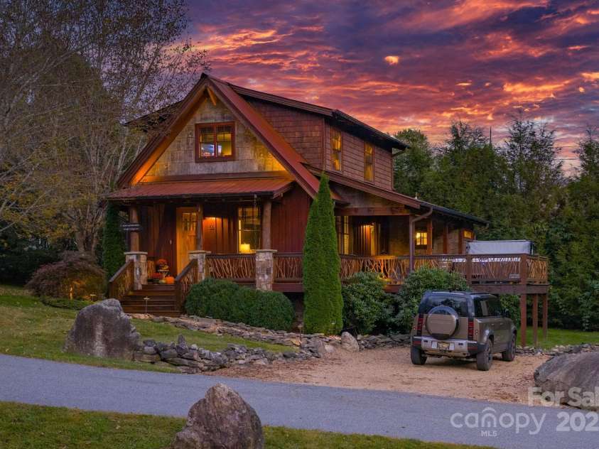 56 Eagle Cottage Lane, Banner Elk, NC 28604.  MLS# CAR4310170, YatesRealty ID 11958. 