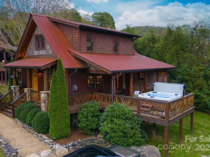 56 Eagle Cottage Lane, Banner Elk, NC 28604.  MLS# CAR4310170, YatesRealty ID 11958. 