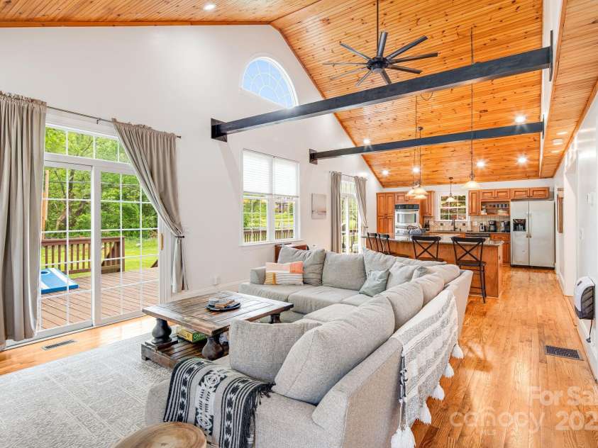 101 McFalls Road, Asheville, NC 28805.  MLS# CAR4254277, YatesRealty ID 11959. 