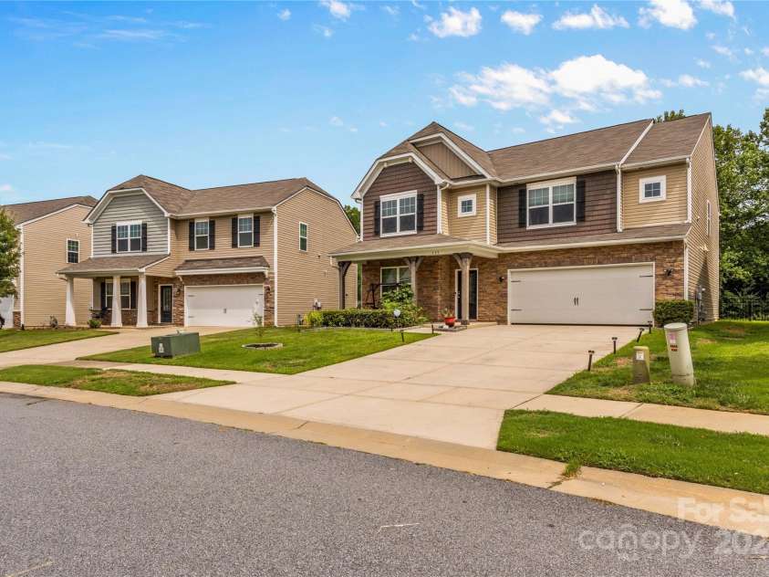 133 Lassen Lane, Mooresville, NC 28117.  MLS# CAR4171863, YatesRealty ID 1196. 