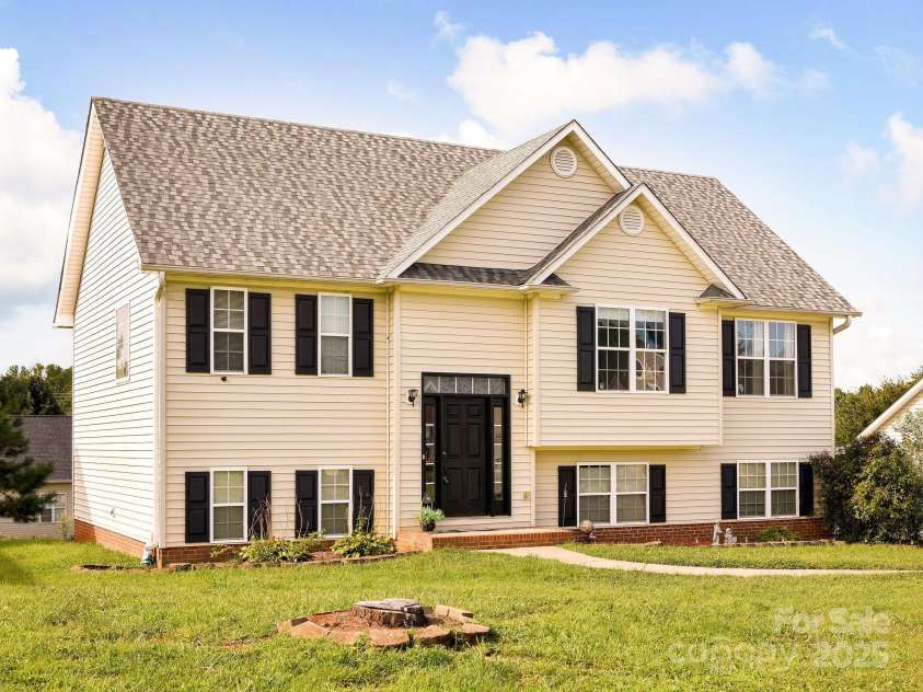 135 Winding Creek Road, Mocksville, NC 27028.  MLS# CAR4296191, YatesRealty ID 1196. 