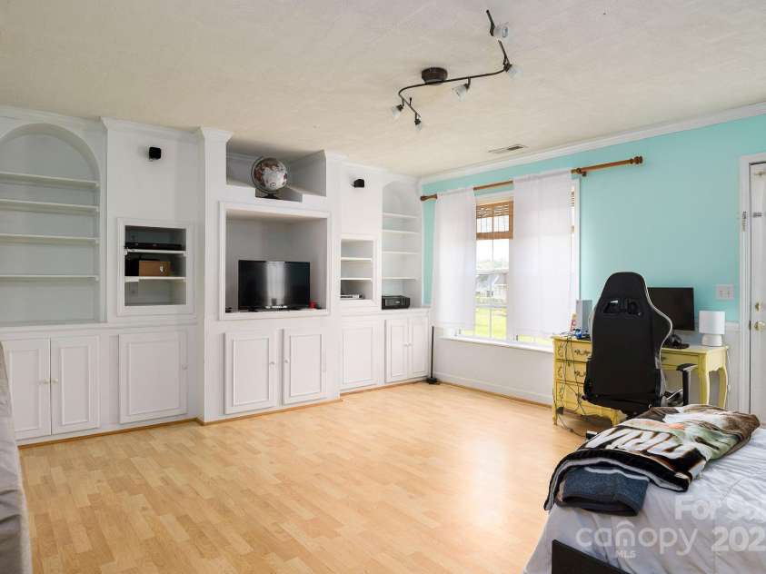 135 Winding Creek Road, Mocksville, NC 27028.  MLS# CAR4296191, YatesRealty ID 1196. 