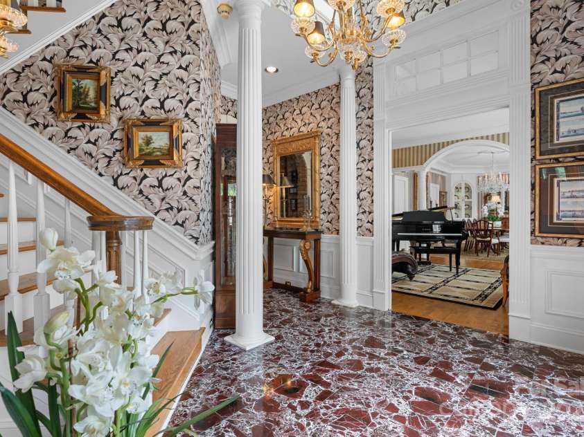 364 39th Avenue Drive, Hickory, NC 28601.  MLS# CAR4298899, YatesRealty ID 1196. 