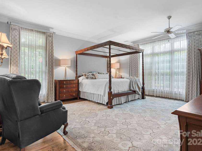 364 39th Avenue Drive, Hickory, NC 28601.  MLS# CAR4298899, YatesRealty ID 1196. 