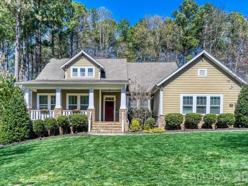 405 Brookridge Drive, Mount Holly, NC 28120.  MLS# CAR4362257, YatesRealty ID 11960. 