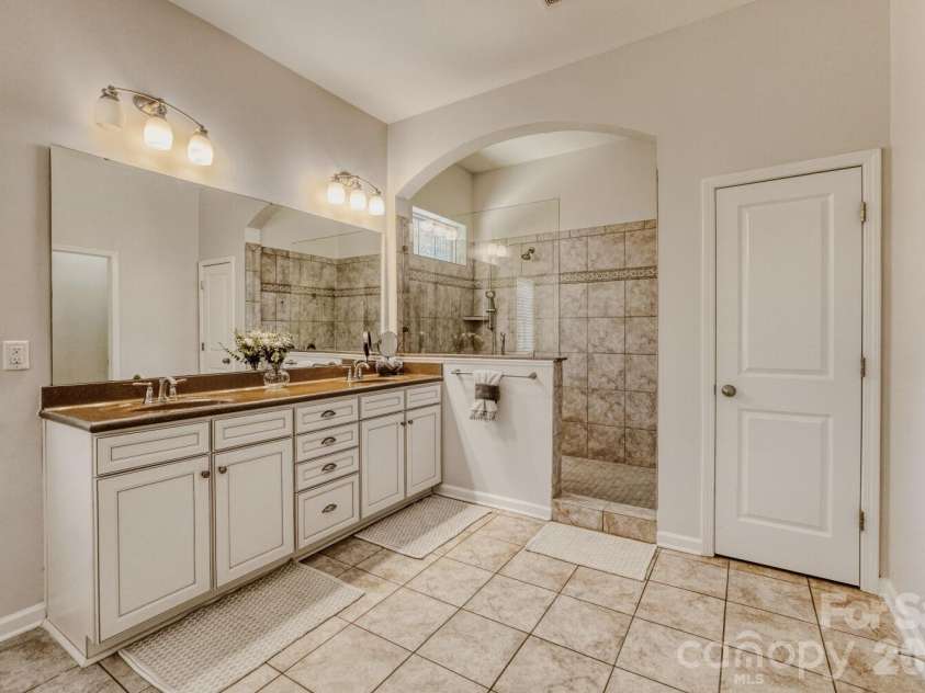 405 Brookridge Drive, Mount Holly, NC 28120.  MLS# CAR4362257, YatesRealty ID 11960. 