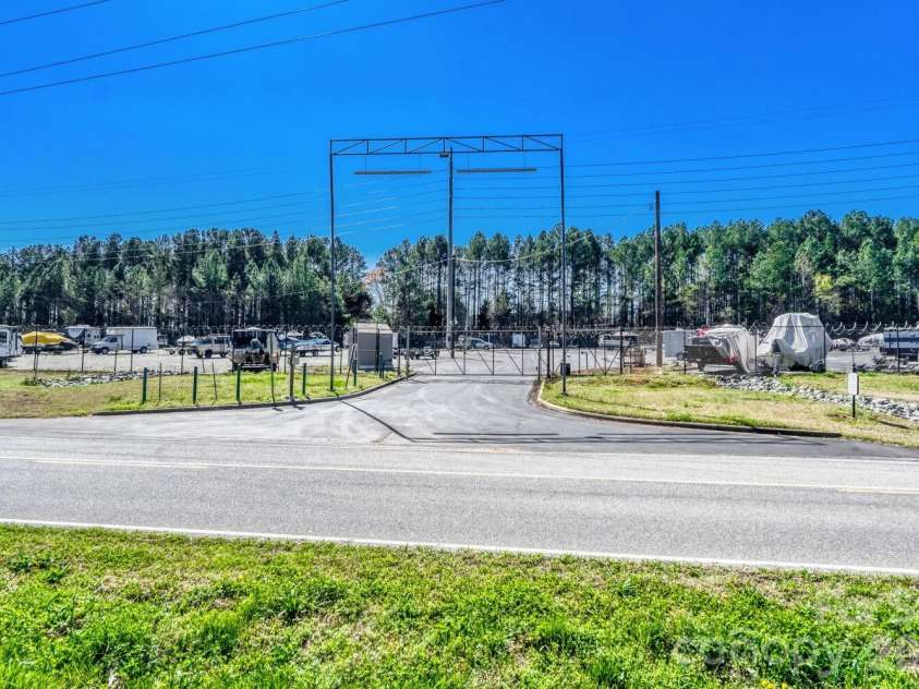 405 Brookridge Drive, Mount Holly, NC 28120.  MLS# CAR4362257, YatesRealty ID 11960. 