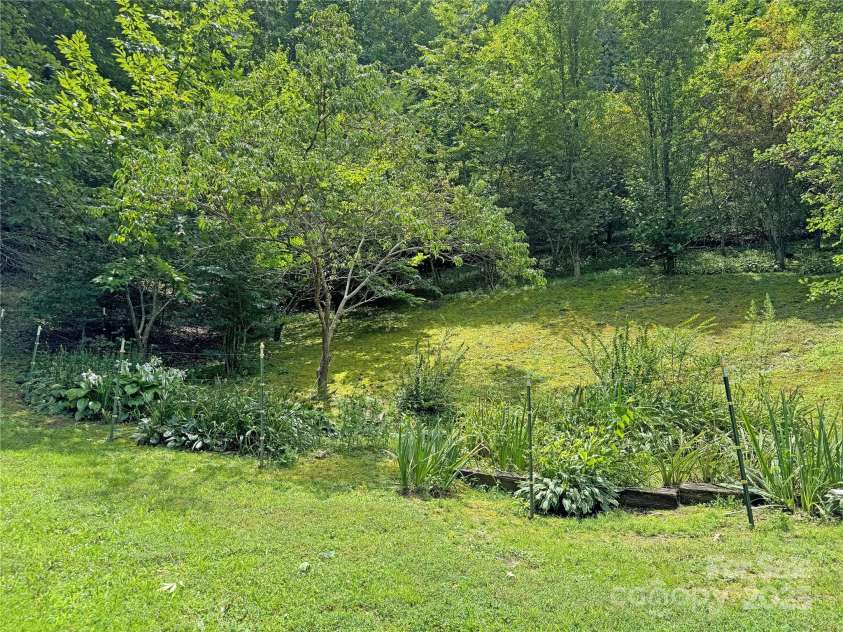 833 Sprinkle Branch Road, Marshall, NC 28753.  MLS# CAR4166794, YatesRealty ID 11960. 