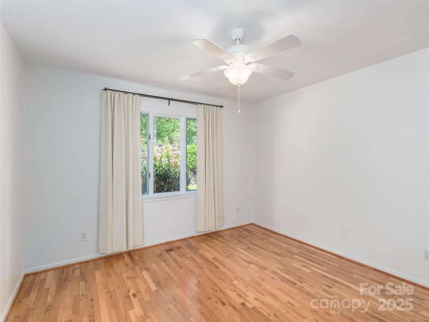 208 Crowfields Drive, Asheville, NC 28803.  MLS# CAR4215594, YatesRealty ID 11961. 