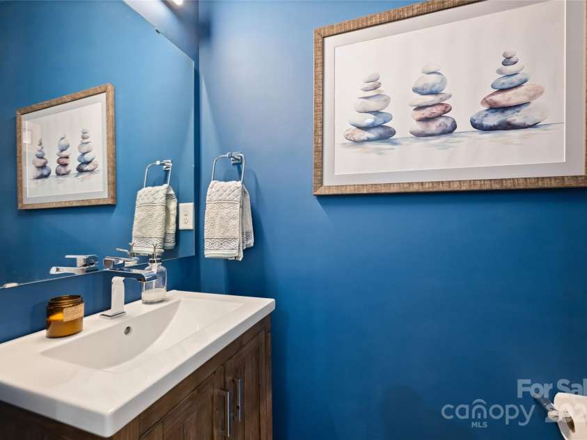 1651 Duckworth Avenue, Charlotte, NC 28208.  MLS# CAR4240581, YatesRealty ID 11963. Half-bath