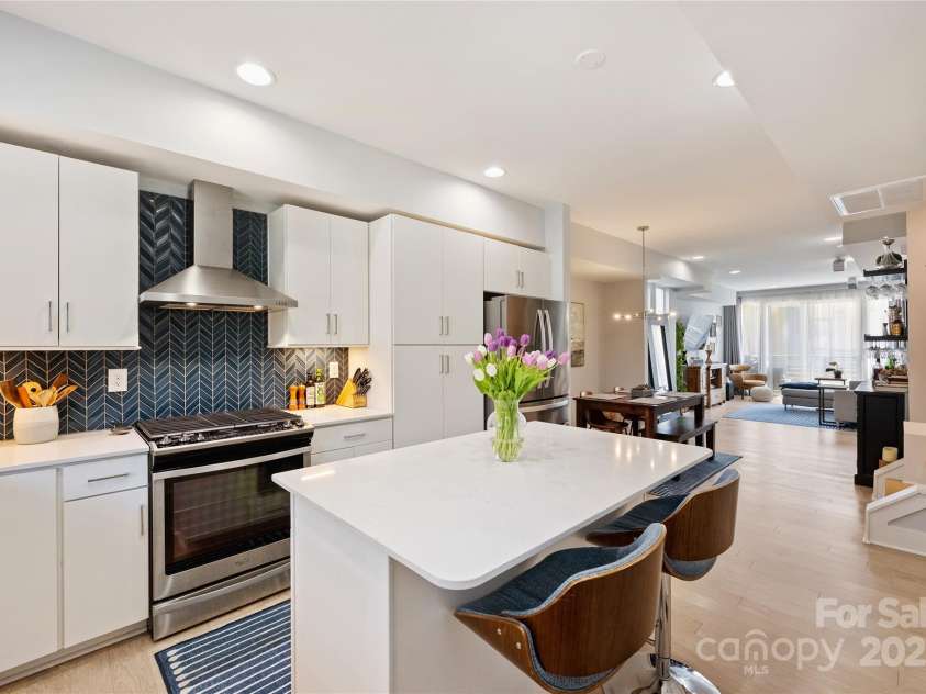 1651 Duckworth Avenue, Charlotte, NC 28208.  MLS# CAR4240581, YatesRealty ID 11963. Kitchen