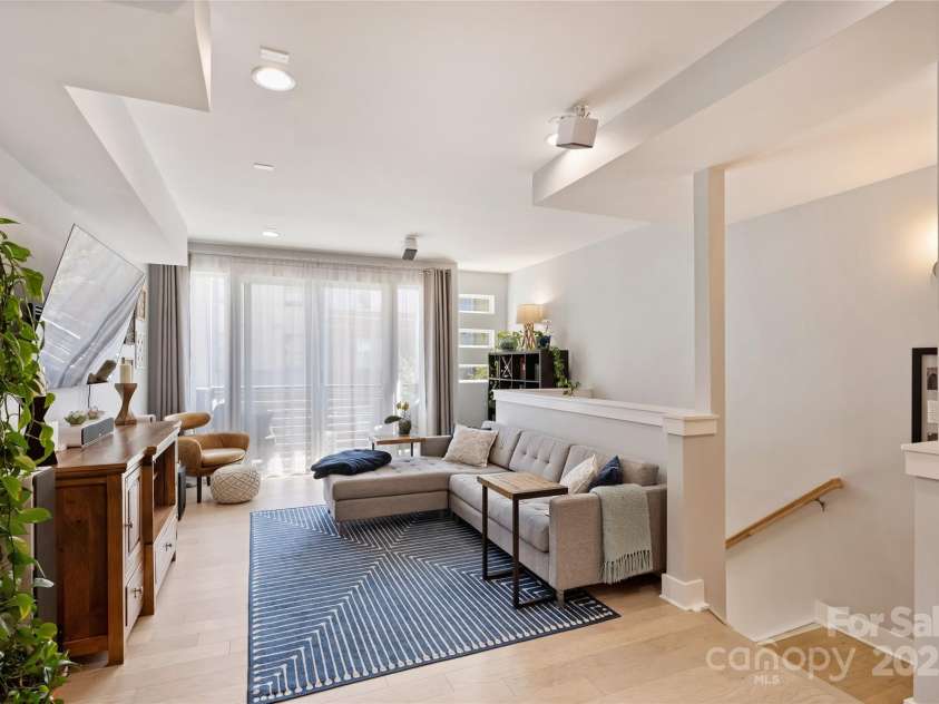 1651 Duckworth Avenue, Charlotte, NC 28208.  MLS# CAR4240581, YatesRealty ID 11963. Living Room