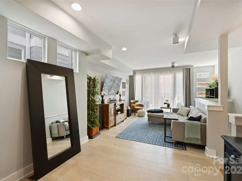 1651 Duckworth Avenue, Charlotte, NC 28208.  MLS# CAR4240581, YatesRealty ID 11963. Living Room