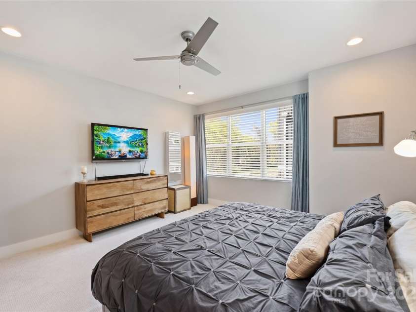 1651 Duckworth Avenue, Charlotte, NC 28208.  MLS# CAR4240581, YatesRealty ID 11963. Primary Bedroom