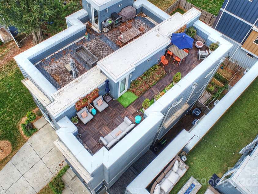 1651 Duckworth Avenue, Charlotte, NC 28208.  MLS# CAR4240581, YatesRealty ID 11963. Rooftop Terrace