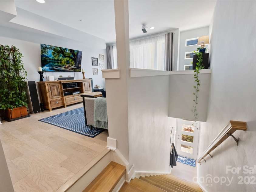 1651 Duckworth Avenue, Charlotte, NC 28208.  MLS# CAR4240581, YatesRealty ID 11963. Top of the Entry Level Stairs