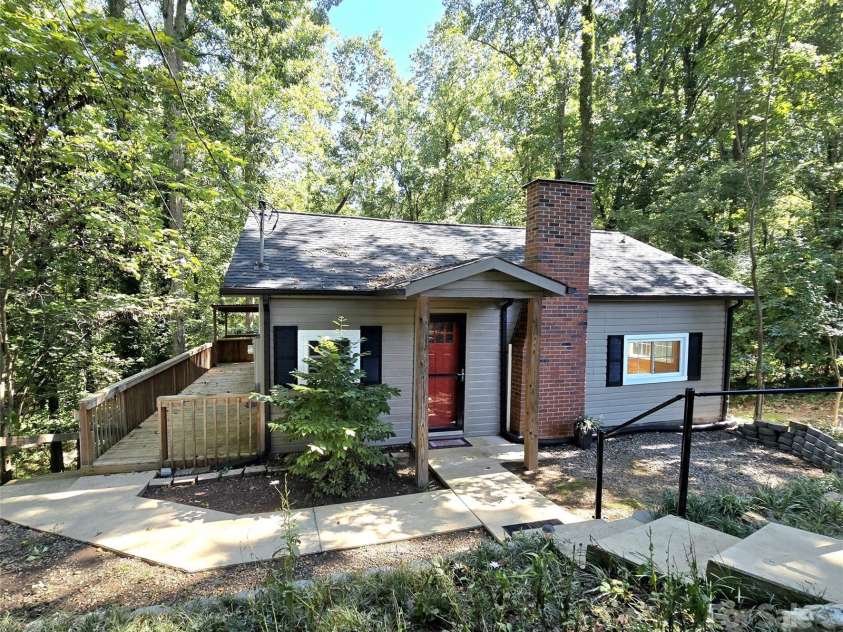 116 Montview Drive, Kings Mountain, NC 28086.  MLS# CAR4301364, YatesRealty ID 11964. 