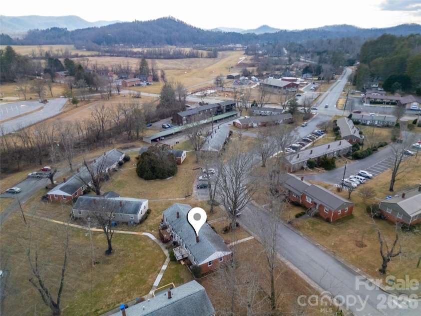 19 Trowbridge Lane, Brevard, NC 28712.  MLS# CAR4342607, YatesRealty ID 11965. 