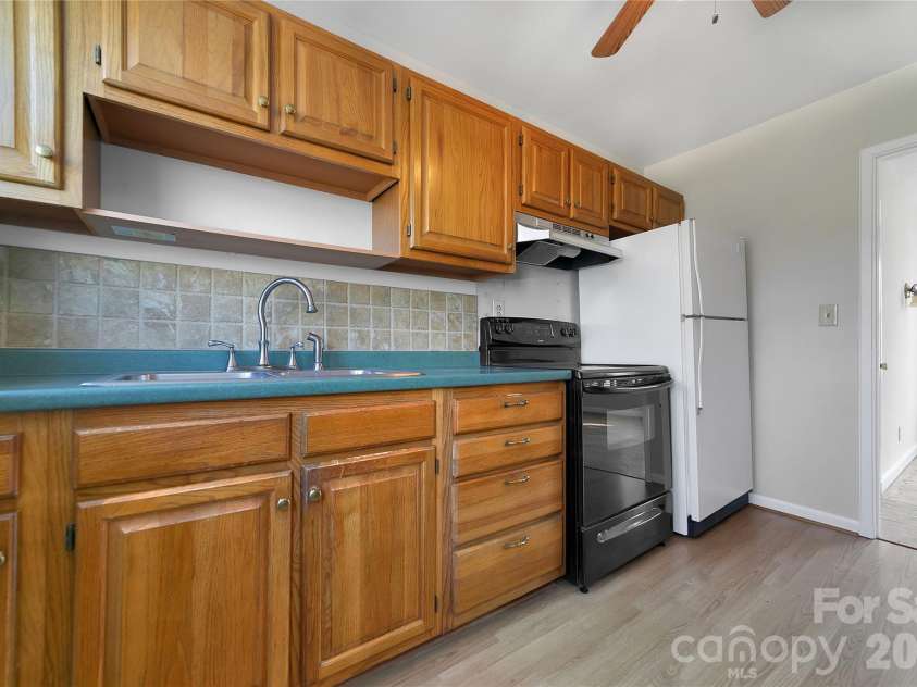 19 Trowbridge Lane, Brevard, NC 28712.  MLS# CAR4342607, YatesRealty ID 11965. 