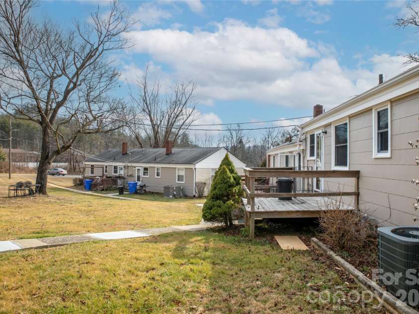 19 Trowbridge Lane, Brevard, NC 28712.  MLS# CAR4342607, YatesRealty ID 11965. 