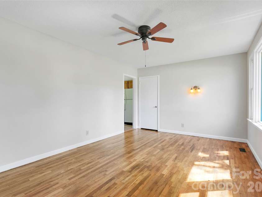 19 Trowbridge Lane, Brevard, NC 28712.  MLS# CAR4342607, YatesRealty ID 11965. 