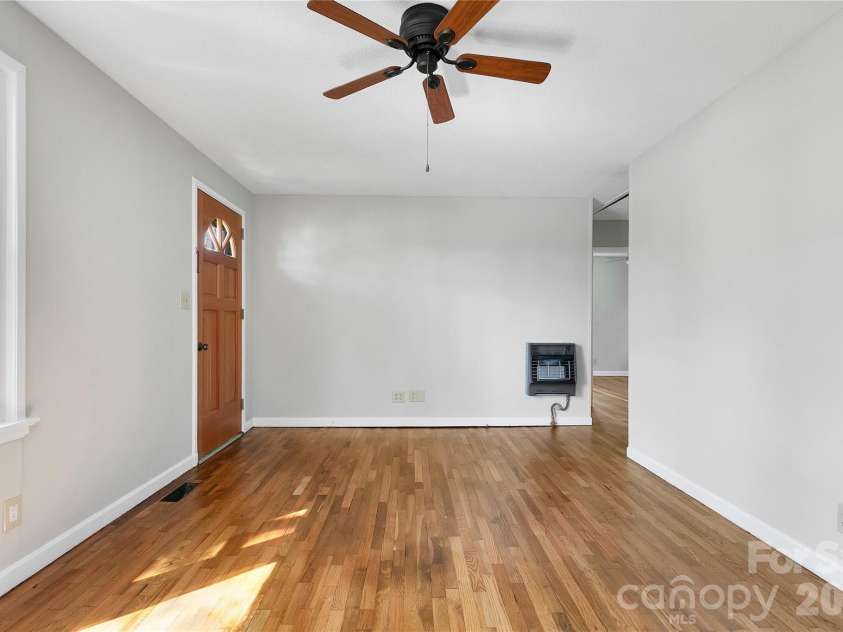19 Trowbridge Lane, Brevard, NC 28712.  MLS# CAR4342607, YatesRealty ID 11965. 