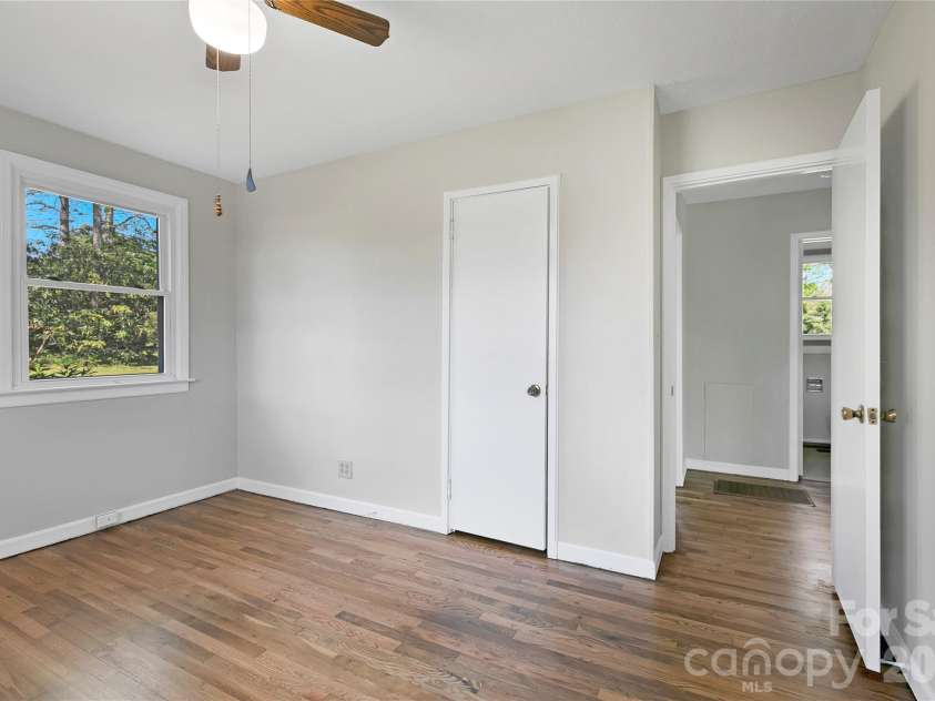 19 Trowbridge Lane, Brevard, NC 28712.  MLS# CAR4342607, YatesRealty ID 11965. 