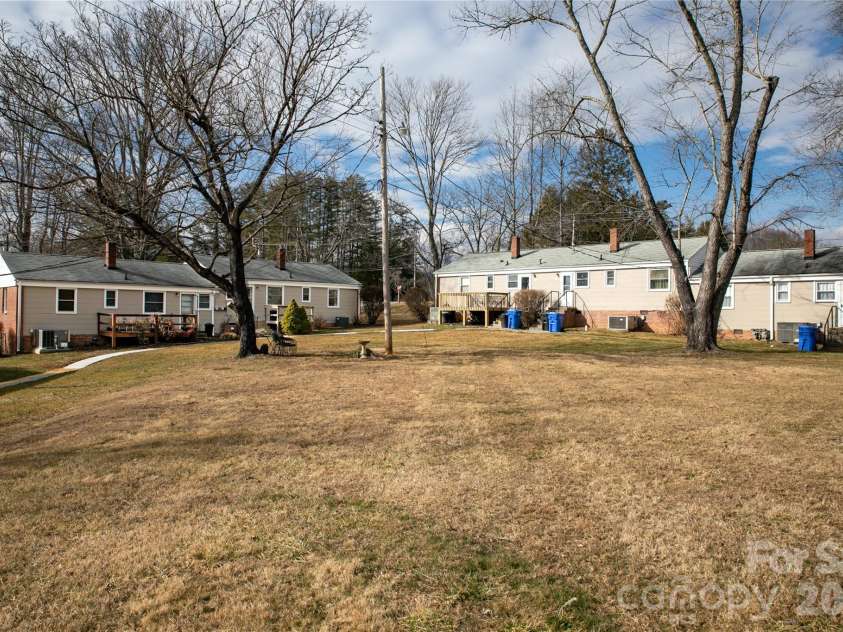 19 Trowbridge Lane, Brevard, NC 28712.  MLS# CAR4342607, YatesRealty ID 11965. Gathering place
