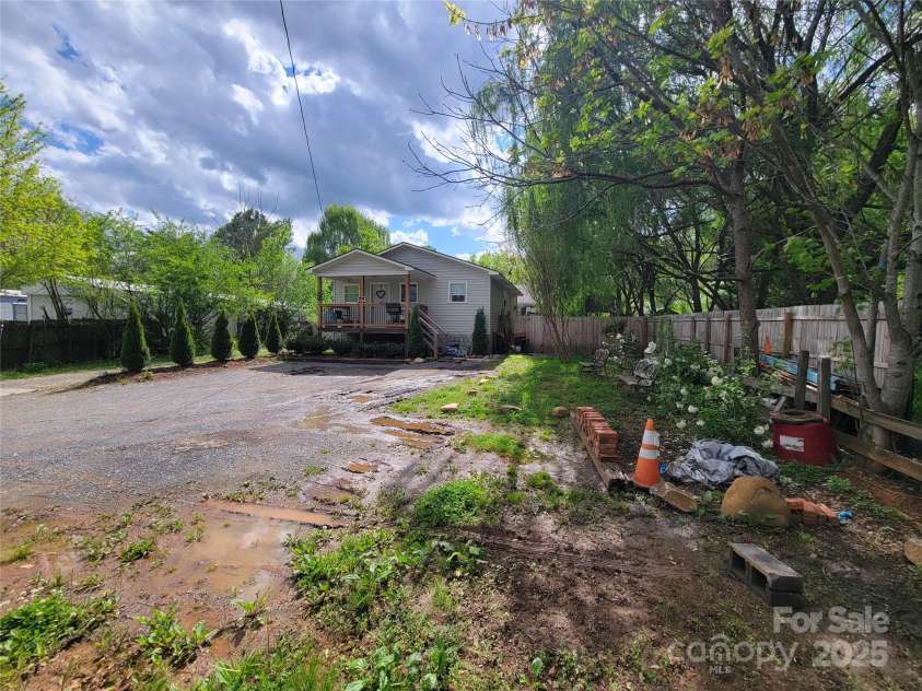 67 First Street, Waynesville, NC 28786.  MLS# CAR4251970, YatesRealty ID 11965. 