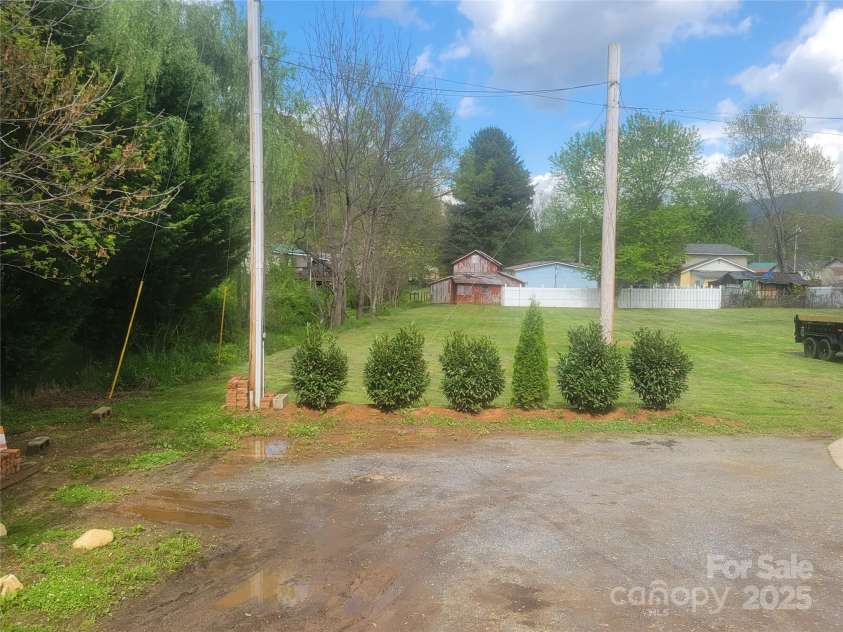67 First Street, Waynesville, NC 28786.  MLS# CAR4251970, YatesRealty ID 11965. 