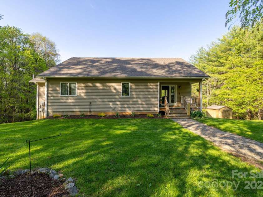 958 Alta Vista Lane, Sparta, NC 28675.  MLS# CAR4254464, YatesRealty ID 11966. 