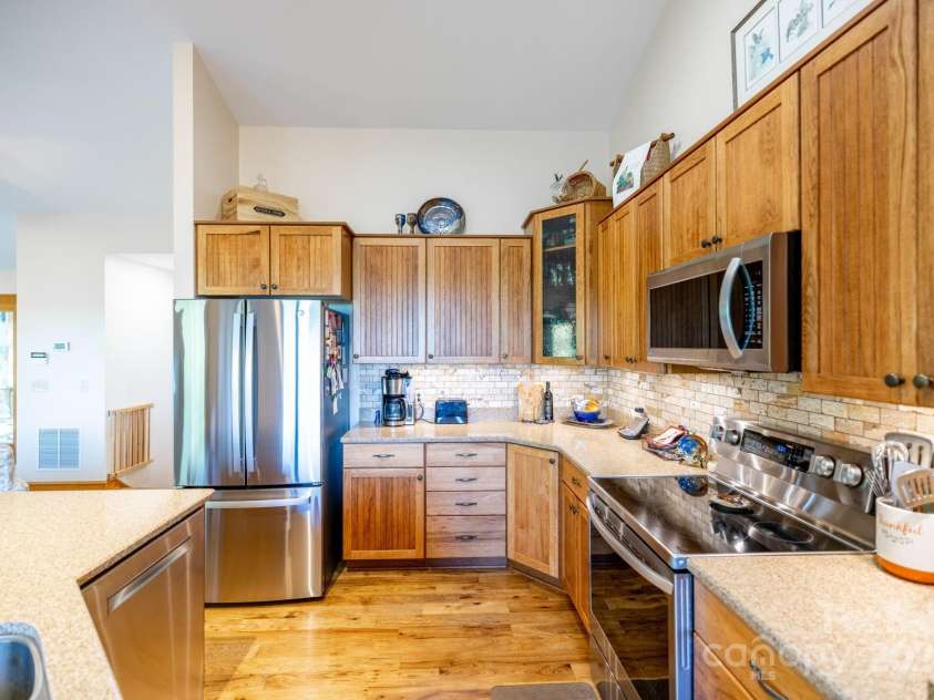 958 Alta Vista Lane, Sparta, NC 28675.  MLS# CAR4254464, YatesRealty ID 11966. 