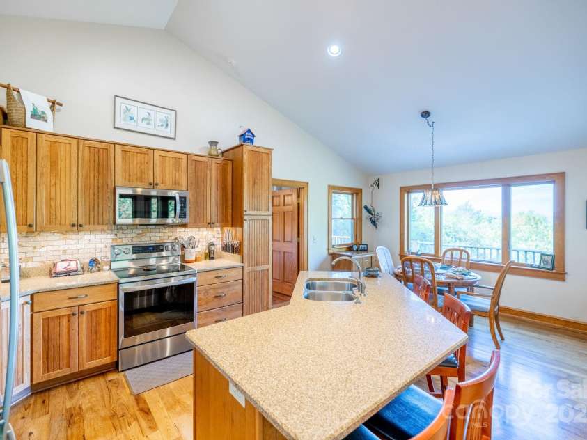 958 Alta Vista Lane, Sparta, NC 28675.  MLS# CAR4254464, YatesRealty ID 11966. 