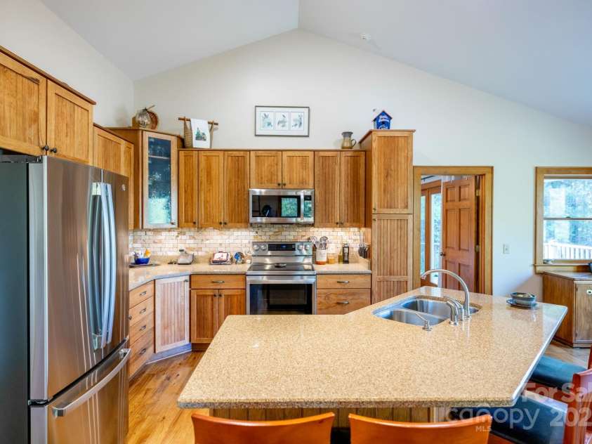 958 Alta Vista Lane, Sparta, NC 28675.  MLS# CAR4254464, YatesRealty ID 11966. 