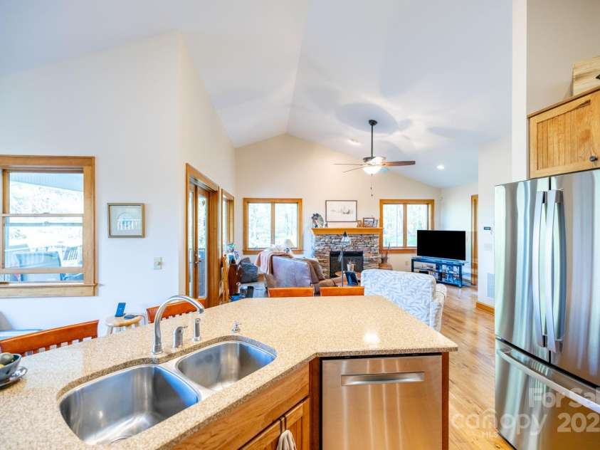 958 Alta Vista Lane, Sparta, NC 28675.  MLS# CAR4254464, YatesRealty ID 11966. 