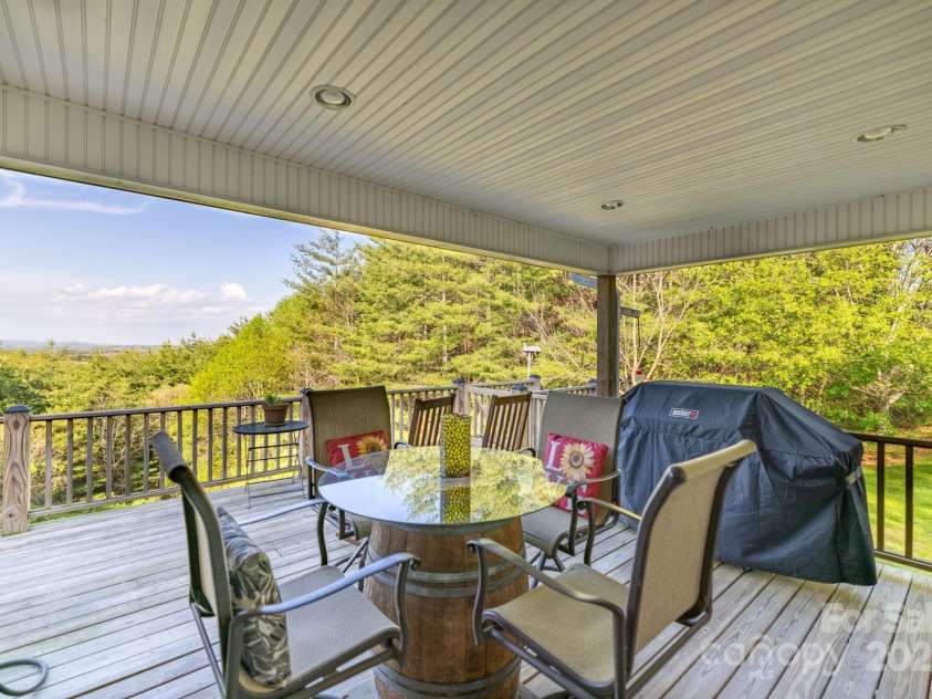 958 Alta Vista Lane, Sparta, NC 28675.  MLS# CAR4254464, YatesRealty ID 11966. 