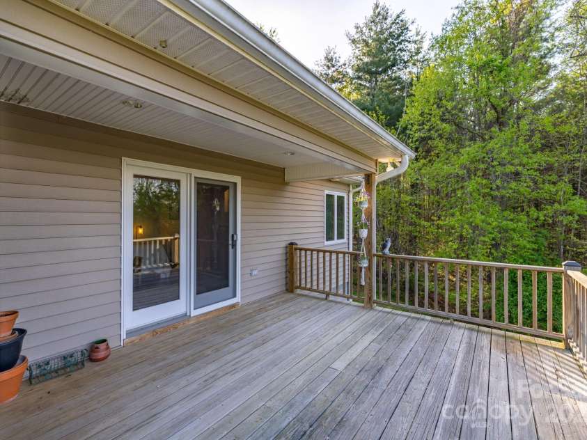 958 Alta Vista Lane, Sparta, NC 28675.  MLS# CAR4254464, YatesRealty ID 11966. 