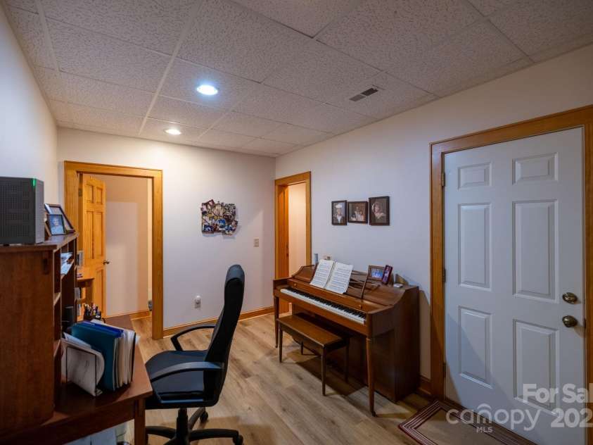 958 Alta Vista Lane, Sparta, NC 28675.  MLS# CAR4254464, YatesRealty ID 11966. 