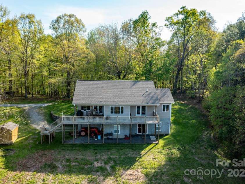958 Alta Vista Lane, Sparta, NC 28675.  MLS# CAR4254464, YatesRealty ID 11966. 