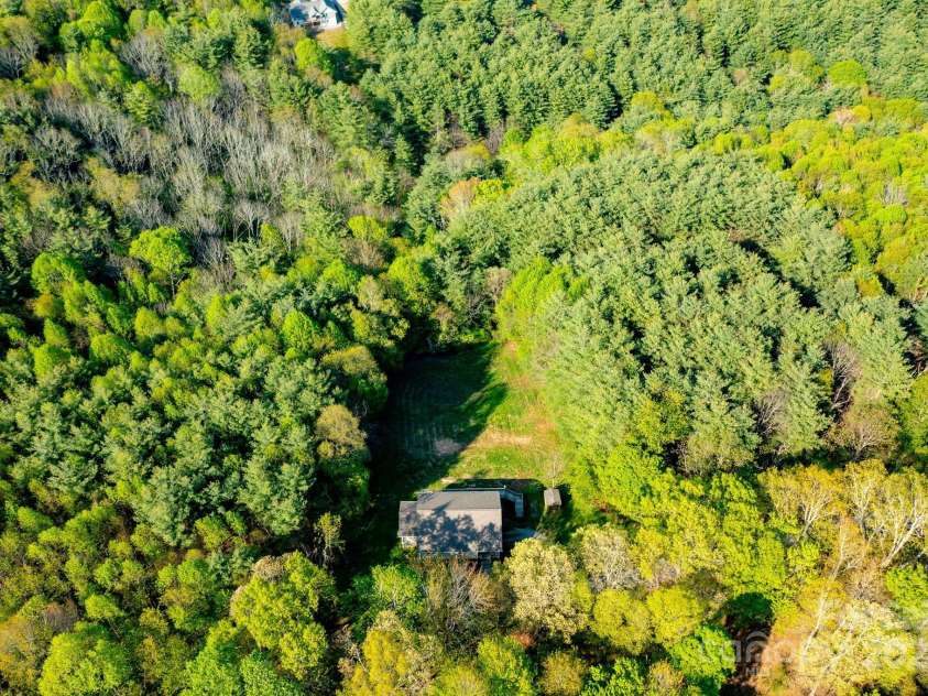 958 Alta Vista Lane, Sparta, NC 28675.  MLS# CAR4254464, YatesRealty ID 11966. 