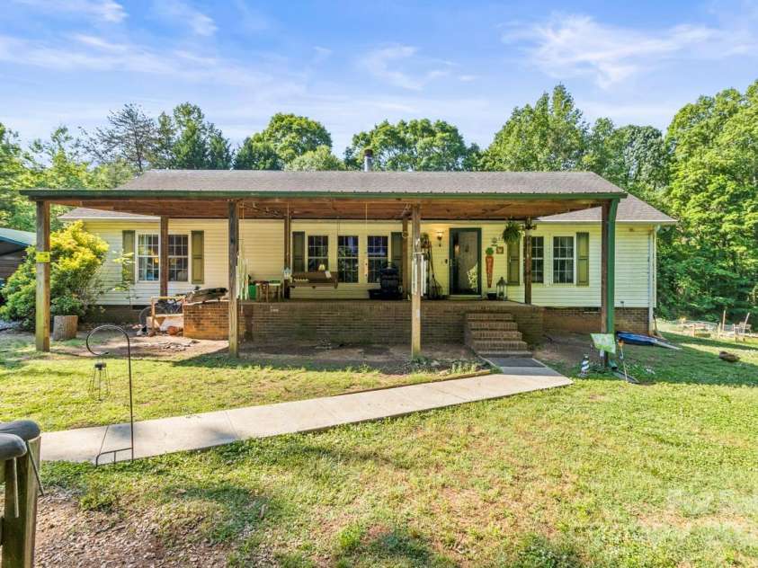 4155 Slanting Bridge Road, Sherrills Ford, NC 28673.  MLS# CAR4255911, YatesRealty ID 11967. 