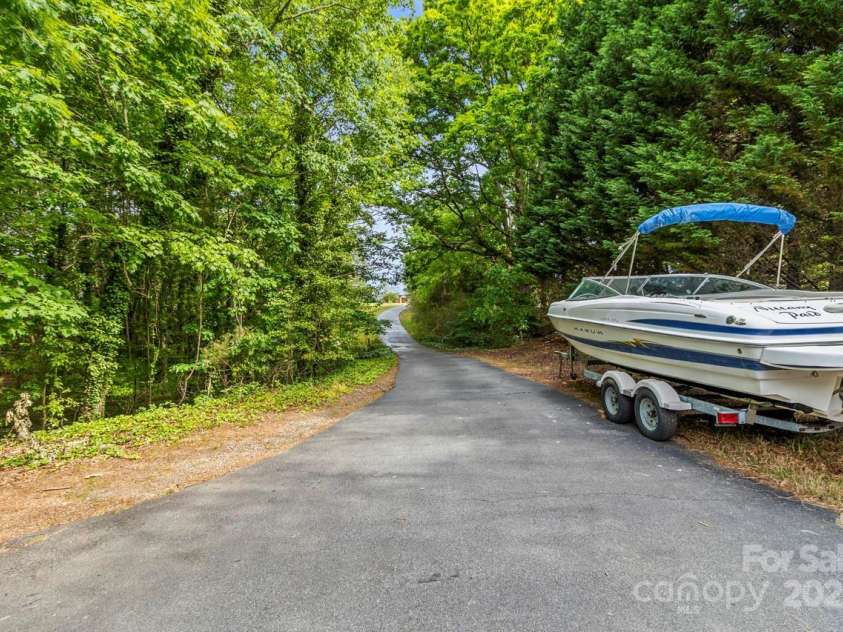 4155 Slanting Bridge Road, Sherrills Ford, NC 28673.  MLS# CAR4255911, YatesRealty ID 11967. 