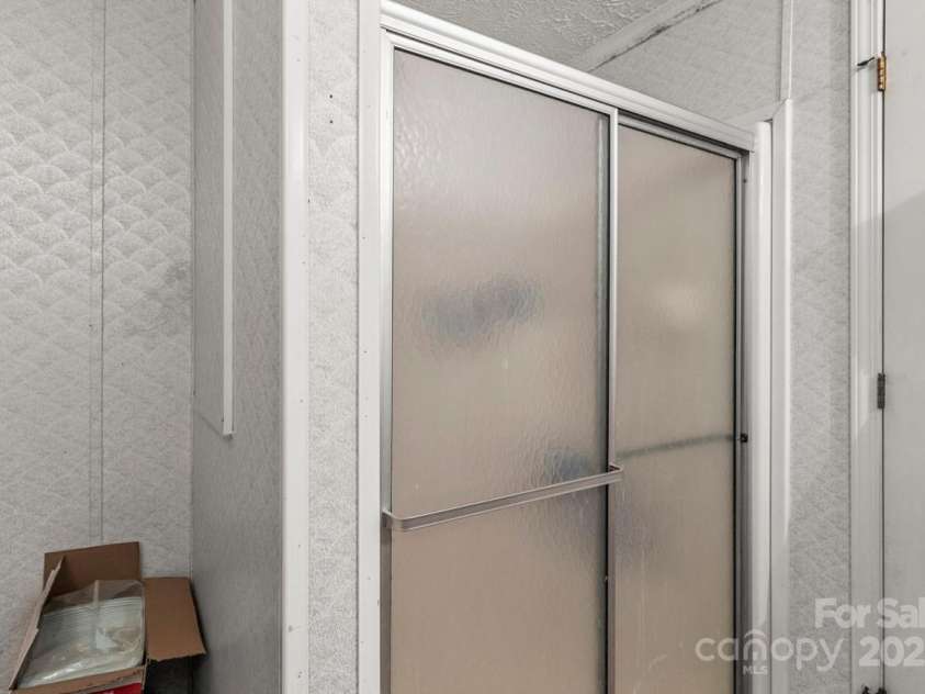 4155 Slanting Bridge Road, Sherrills Ford, NC 28673.  MLS# CAR4255911, YatesRealty ID 11967. 