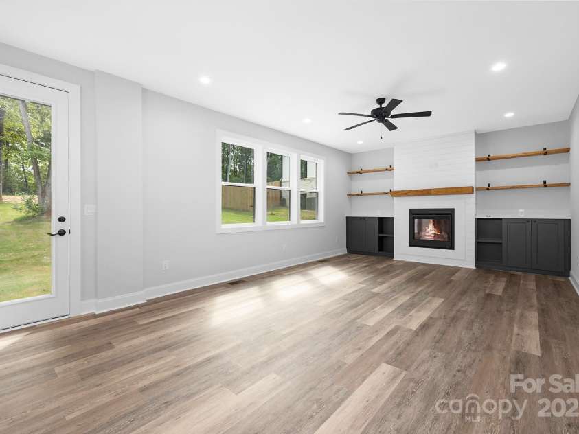 16325 Riverpointe Drive, Charlotte, NC 28278.  MLS# CAR4294871, YatesRealty ID 1197. 