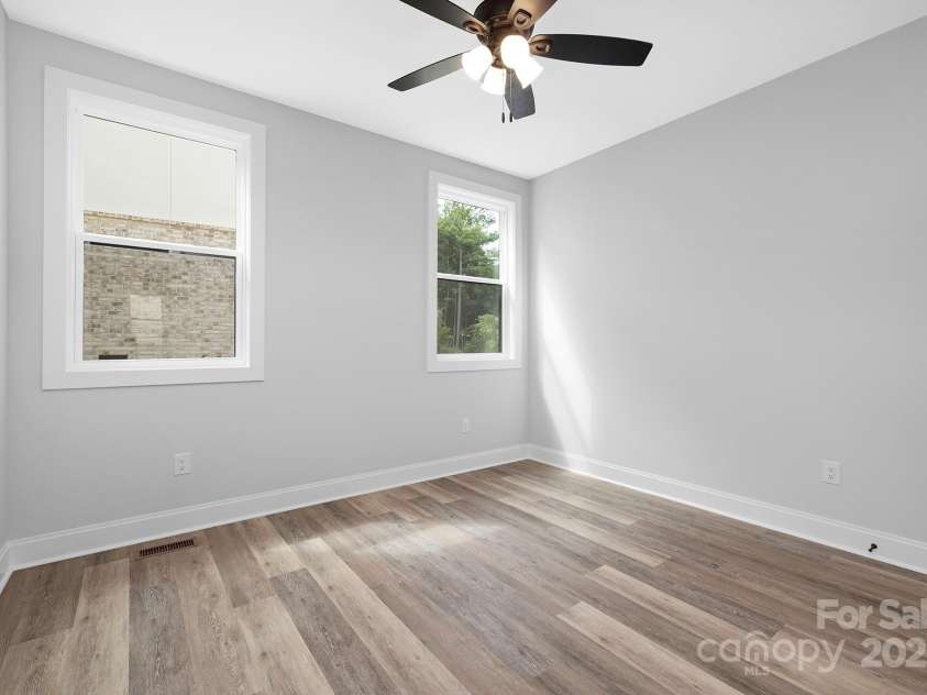 16325 Riverpointe Drive, Charlotte, NC 28278.  MLS# CAR4294871, YatesRealty ID 1197. 