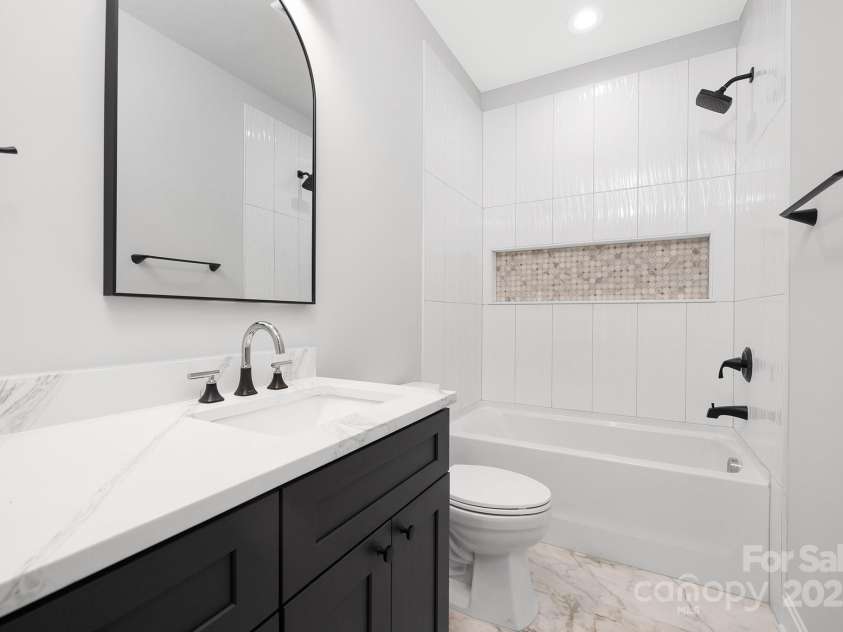 16325 Riverpointe Drive, Charlotte, NC 28278.  MLS# CAR4294871, YatesRealty ID 1197. 